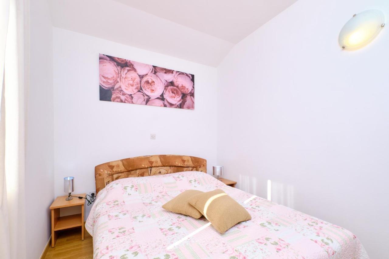 Apartments Vanda مالي لوشينغْ المظهر الخارجي الصورة